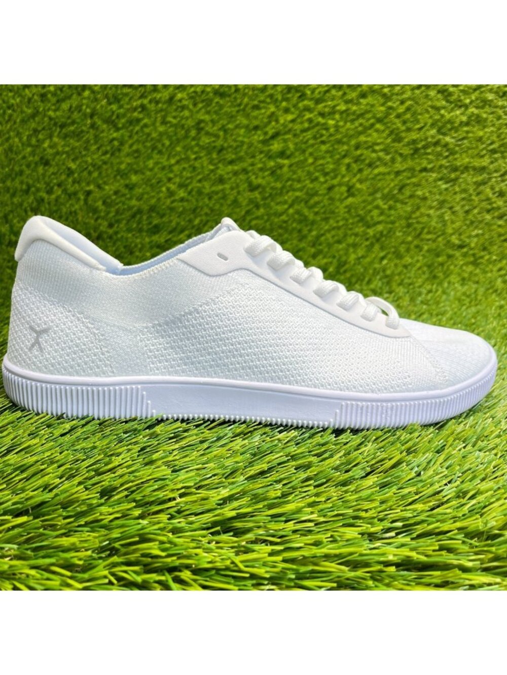Flux Adapt Trainer White Mens Size 9.5 Womens Size 10.5 Athletic Shoes Sneakers